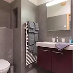 ريناتا شقة *